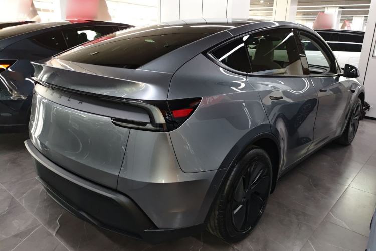 Used Tesla Model Y 2025 Rear-Wheel-Drive Version Rear Right 45 Deg