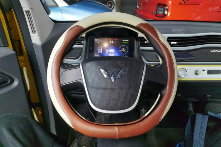 Used Wuling Hongguang MINIEV 2021 Macaron Fashion Model Lithium Iron Phosphate Steering Wheel