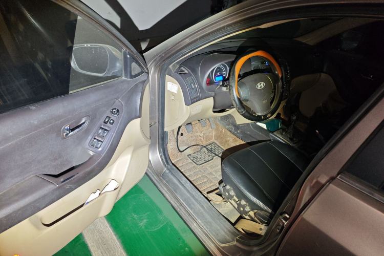 Used Hyundai Celesta 2011 1.6L Manual Luxury Model
