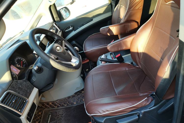 Used JAC Refine M4 2016 2.0L Manual Luxury Version
