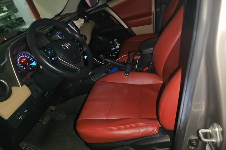 Used Toyota RAV4 2015 2.0L CVT Two-Wheel Drive Fashion Edition