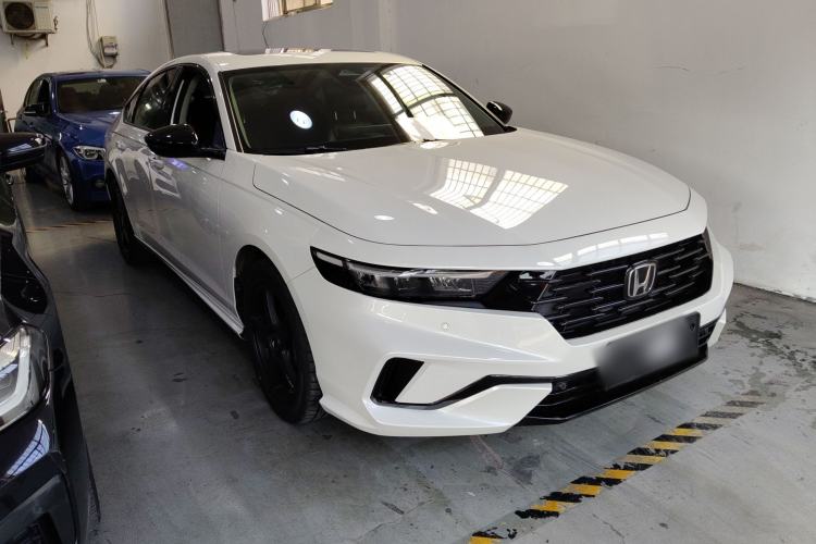 Used Honda Accord 2025 Sport Series 260TURBO Luxury Edition Front Right 45 Deg