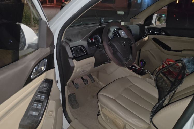 Used Baojun 730 2014 1.5L manual Comfort version 7 seats
