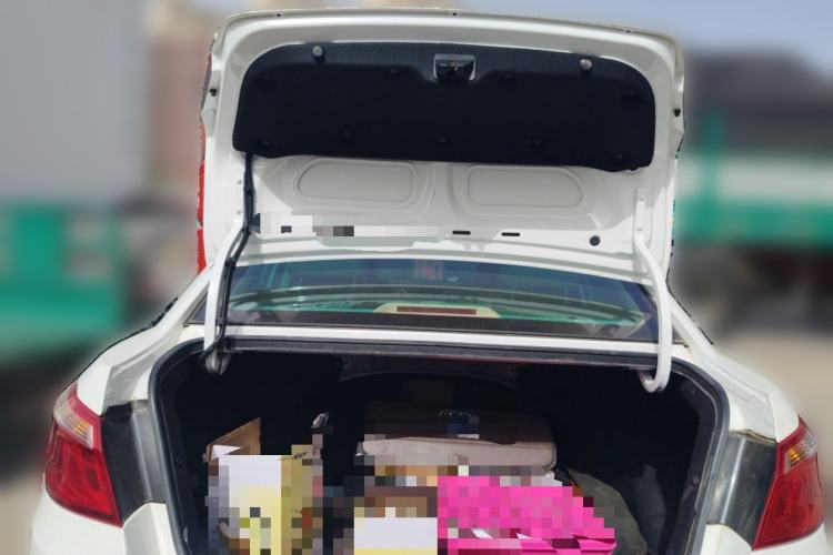 Used CHANGAN Eado 2016 1.6L Manual Fashion Edition Trunk