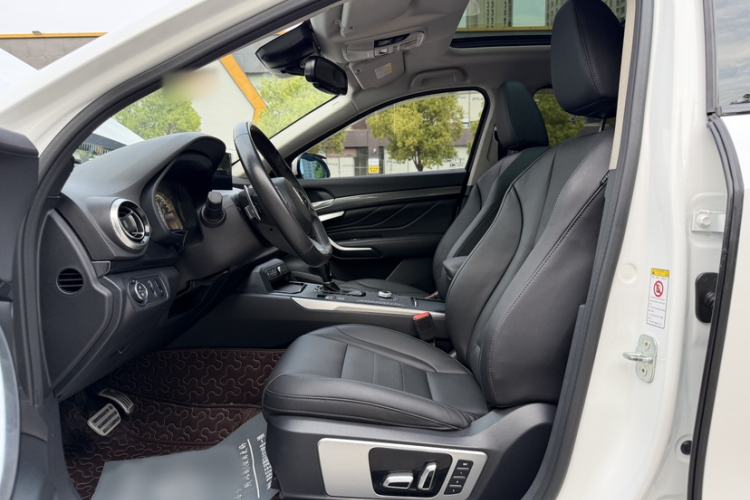 Used Wey VV7 2017 2.0T Ultra-Luxury Version Interior 2