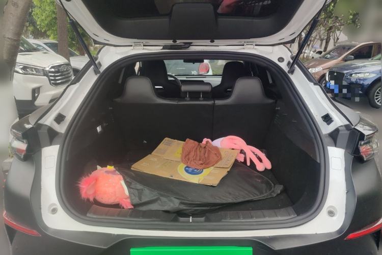 Used CHANGAN UNI-T 2022 1.5T Prestige Version Trunk