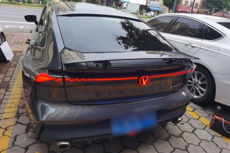 Used CHANGAN UNI-V 2022 1.5T Prestige Version