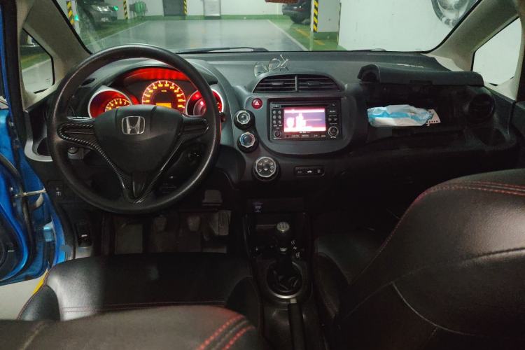 Used Honda Fit 2011 1.3L manual Comfort version
