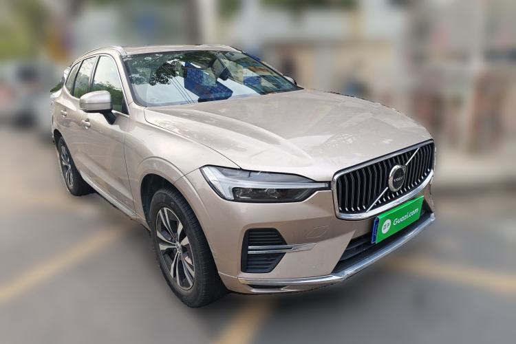 Used Volvo XC60 2022 B5 4x4 Zhiyi Luxury Edition Front Right 45 Deg