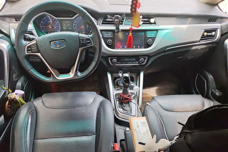 Used Geely Auto Vision X3 2017 1.5L Automatic Luxury Model Center Console