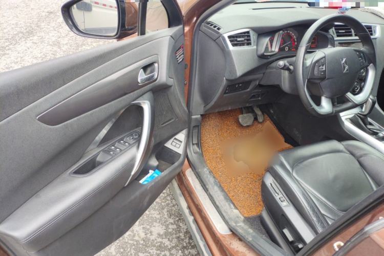 Used DS 6 2014 1.6T Luxury Edition THP160 Driver Seat