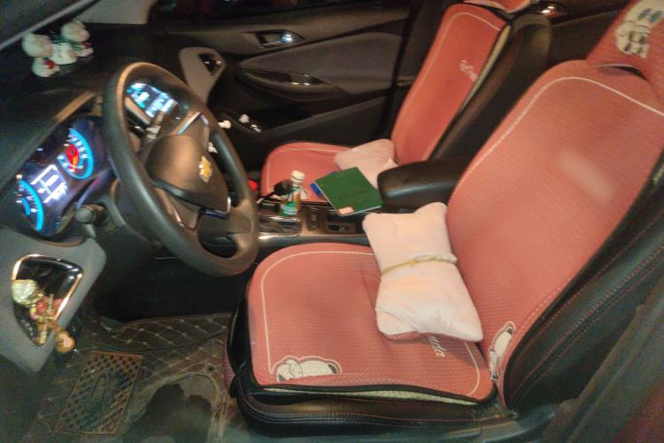 Used Chevrolet Cruze 2018 Hatchback 320 Automatic Pioneer Sunroof Edition
