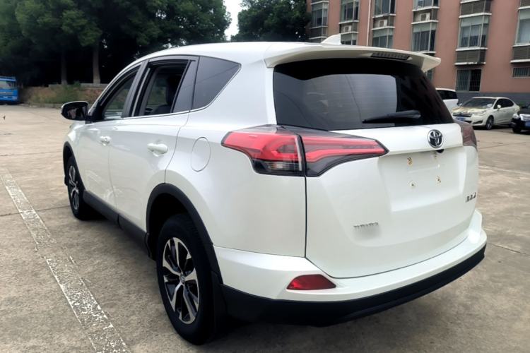 Used Toyota RAV4 2019 2.0L CVT Two-Wheel Drive Pioneer Edition China V Standard

