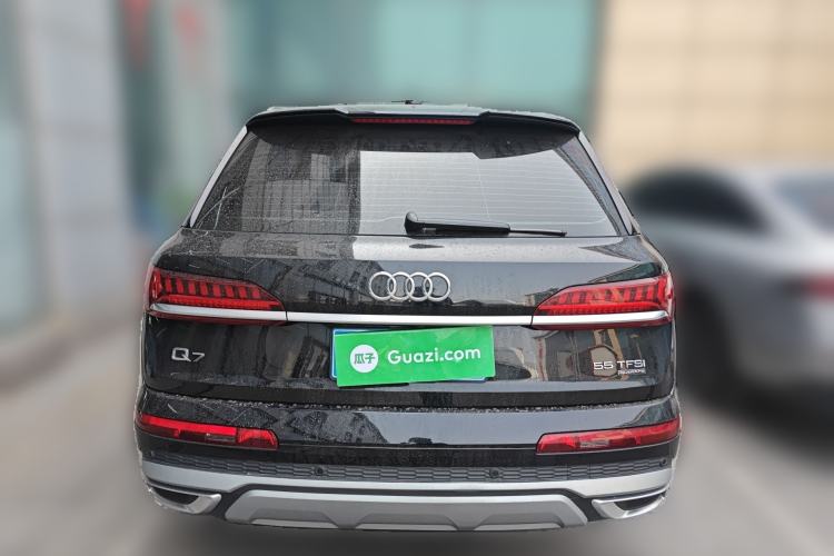 Used Audi Q7 2021 55 TFSI quattro S line Sport model
