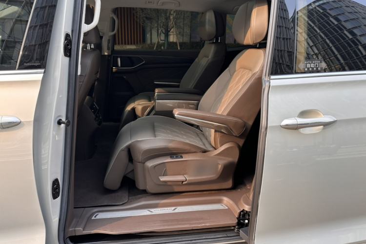 Used Volkswagen Viloran 2024 380TSI Premium Edition
