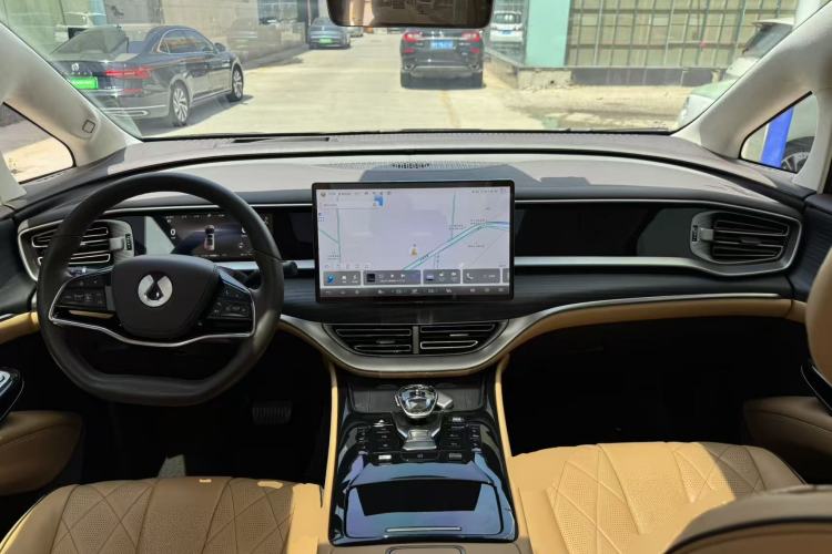 Used Denza D9 2024 DM-i 980 Four-Wheel Drive Flagship Model
