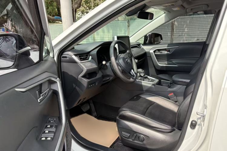 Used Toyota RAV4 2020 Dual-Engine 2.5L E-CVT Two-Wheel Drive Elite Edition