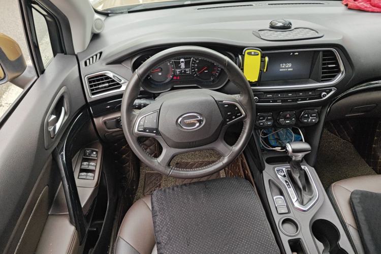 Used GAC Trumpchi GS4 2017 235T Automatic Two-Wheel Drive Luxury Smart Connectivity Version Steering Wheel