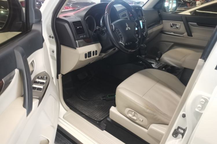 Used Mitsubishi Pajero 2018 V97 3.8L 5-Door GLS Sunroof – Middle East