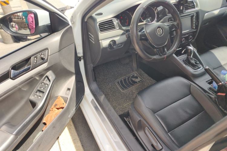 Used Volkswagen Sagitar 2015 1.6L Automatic Comfort Model Driver Seat