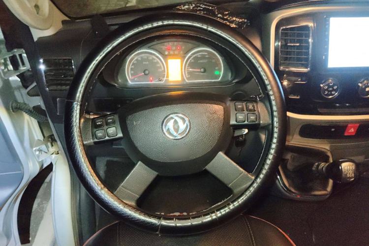 Used Dongfeng Yufeng 2021 2.0T Power King Front-Drive Logistics Vehicle Long Wheelbase Mid-Roof Design 6–9 Seats China VI Emission Standard ZD20