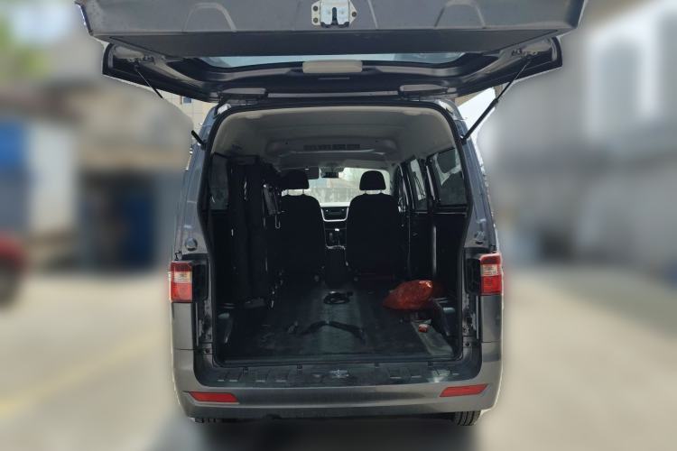 Used Jinbei Gold Hiace M Classic 2024 1.5L Engineering Lion Passenger Vehicle 6 Seats Trunk