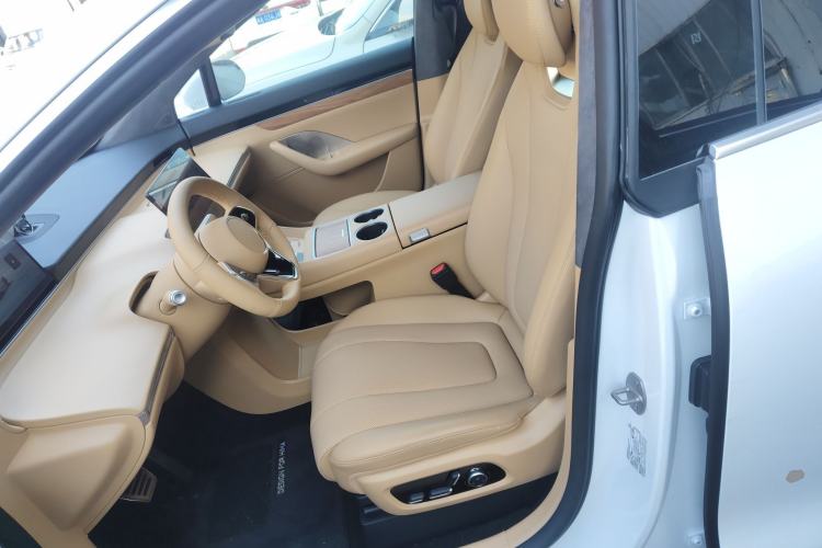 Used Hima Luxeed R7 2025 Extended-Range 251km Pro Left Front Seat