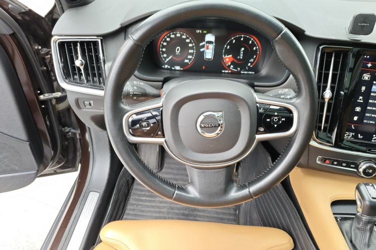 Used Volvo V90 2017 Cross Country T5 AWD Smart Range Edition