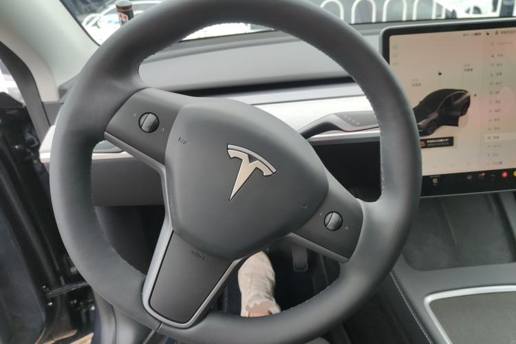 Used Tesla Model Y 2024 Rear-Wheel-Drive Version Steering Wheel
