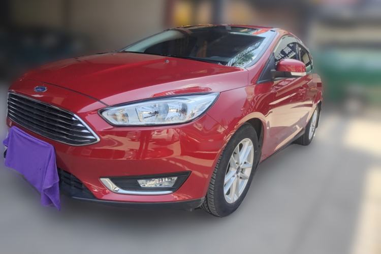 Used Ford Focus 2017 Sedan EcoBoost 125 Manual – Ultra-Style Edition with SmartDrive Features