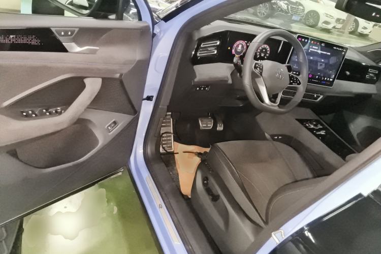 Used Volkswagen Tiguan L 2024 PRO 330TSI Two-Wheel Drive R-Line Prestige Edition Driver Seat