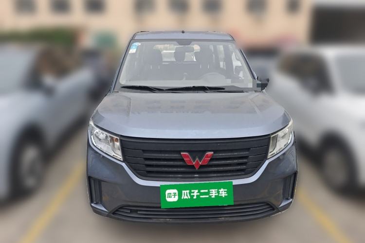 Used Wuling Hongguang PLUS 2019 1.5T Manual Standard Edition 5 Seats
