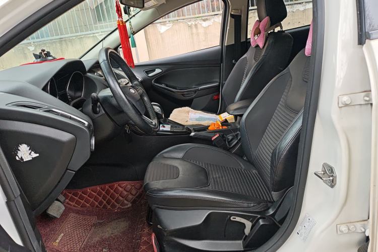 Used Ford Focus 2015 Hatchback 1.6L Automatic Fashion Edition