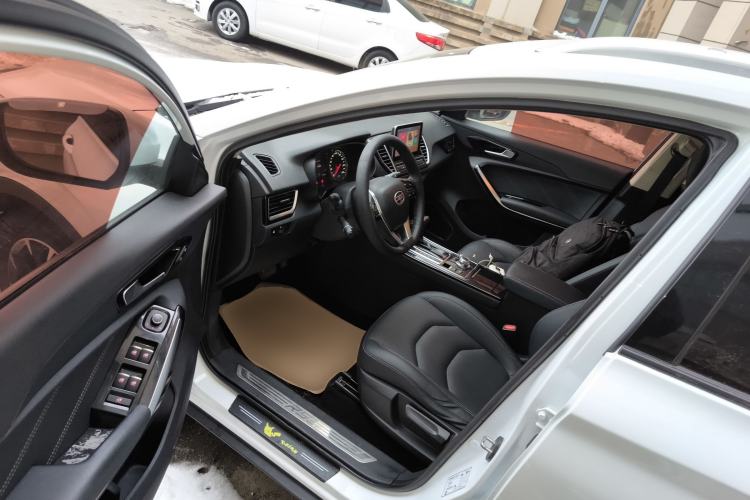 Used FAW Senya R9 2018 1.2T Automatic Luxury Smart Edition
