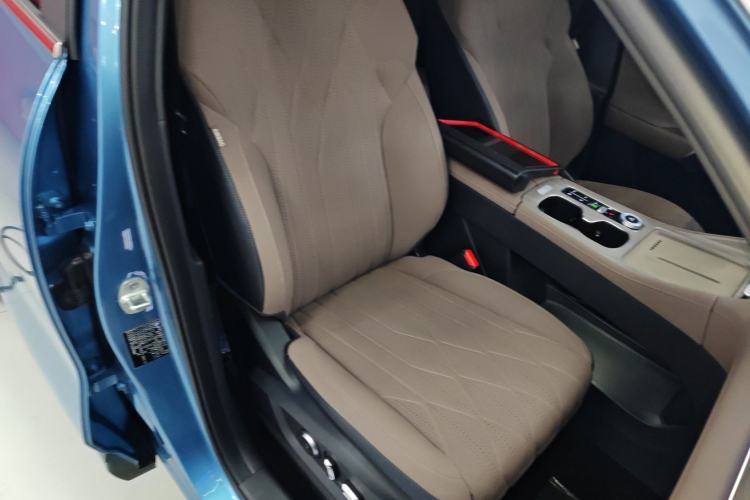 Used Chery Tiggo 8 PLUS C-DM 2025 1.5T 116 km Prestige Version 5 Seats