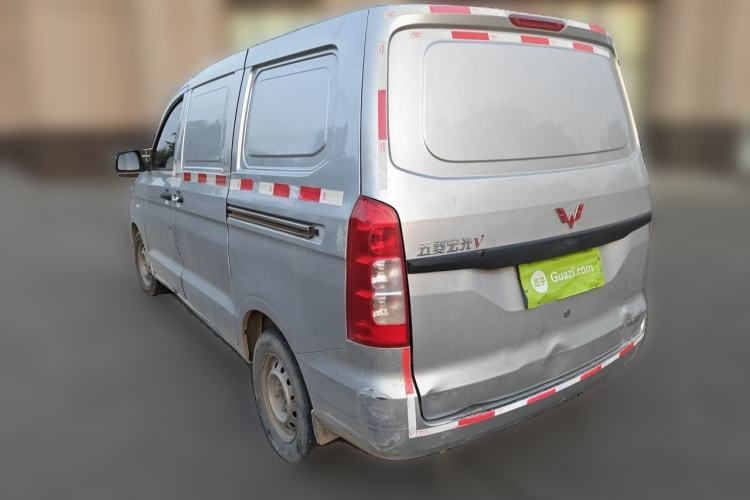 Used Wuling Hongguang V 2022 1.5L Jingqu Edition Enclosed-Window Vehicle with Hydraulic Power Steering LAR
