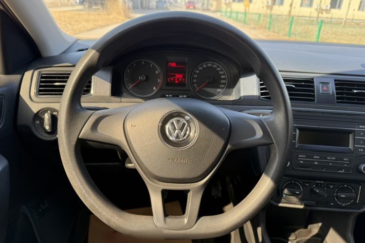 Used Volkswagen Santana 2016 1.4L Manual Fashion Edition Steering Wheel