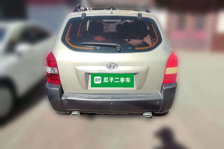 Used Hyundai Tucson 2009 2.0L Automatic Two-Wheel Drive with Sunroof Rear