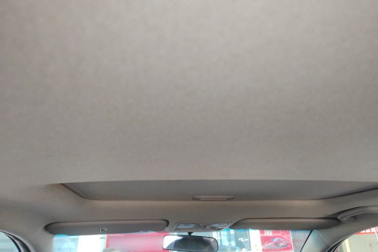 Used Kia K2 2012 Hatchback 1.6L AT Premium Commemorative Edition
