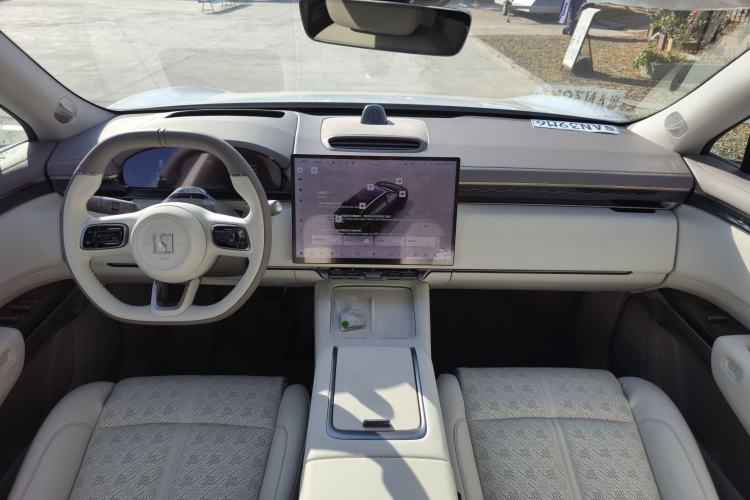 Used Zeekr 7X 2025 100 kWh Long-Range Rear-Wheel Drive with Intelligent Driving Features
