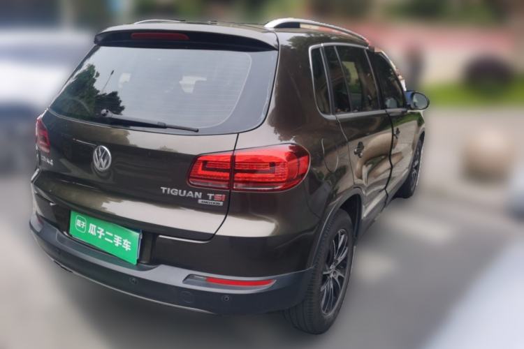 Used Volkswagen Tiguan 2013 1.8 TSI Automatic All-Wheel Drive Luxury Model Rear Right 45 Deg