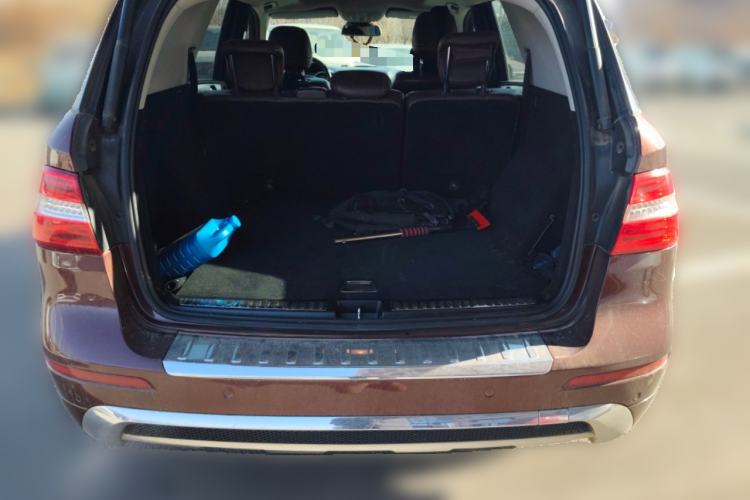 Used Mercedes-Benz M-Class 2014 ML 320 4MATIC Trunk