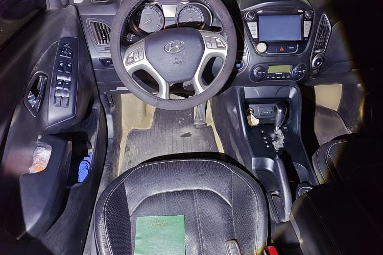 Used Hyundai ix35 2013 2.0L Automatic Two-Wheel Drive Smart GLS China IV Standard Steering Wheel