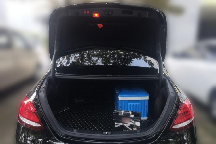 Used Mercedes-Benz E-Class 2019 E 200 L Trunk