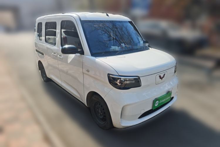 Used Wuling Zhiguang New Energy 2025 Standard Model Front Right 45 Deg