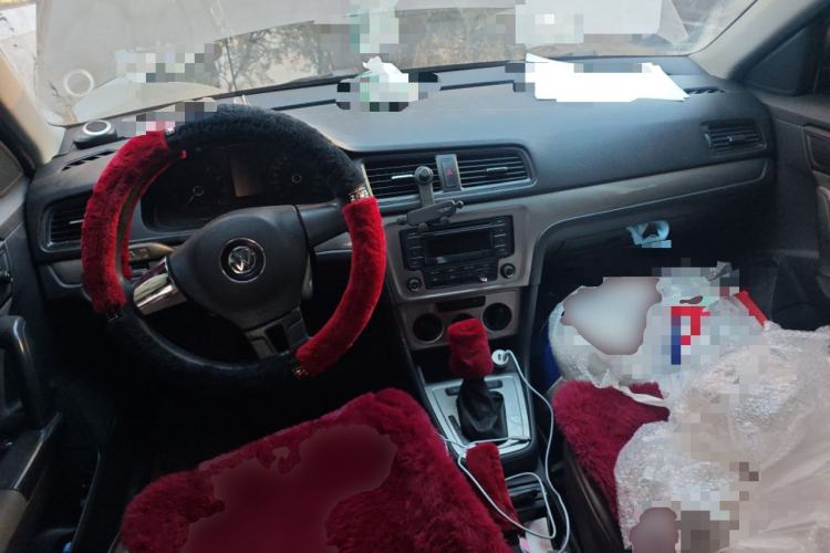 Used Volkswagen Gran Lavida 2013 1.6L Automatic Fashion Model
