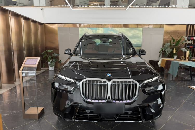 Used BMW X7 2024 xDrive40i Luxury M Sport Package Exterior 1