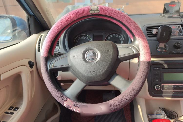 Used Skoda Fabia 2014 1.4L Automatic Crystal Edition
