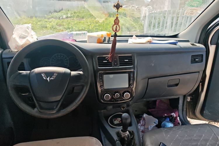 Used Wuling Rongguang V 2015 1.5L Base Version Center Console