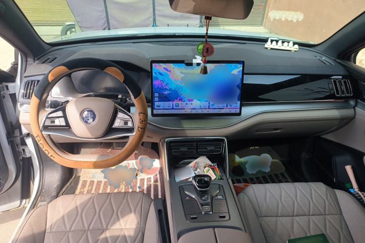 Used BYD Tang New Energy 2025 Intelligent Driving Version DM-i 115KM Prestige Edition Center Console